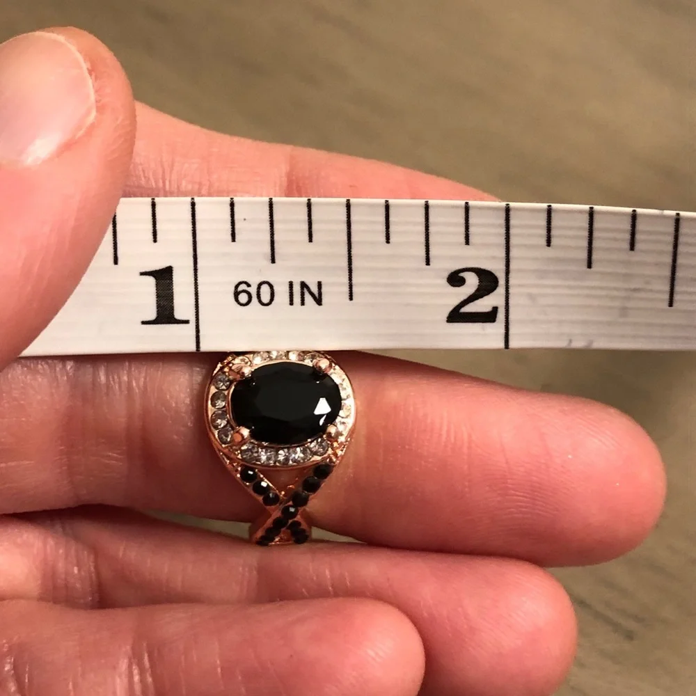 Jewelry - Faux Black Gemstone and Gold Tone Rhinestone Women's Fashion Ring